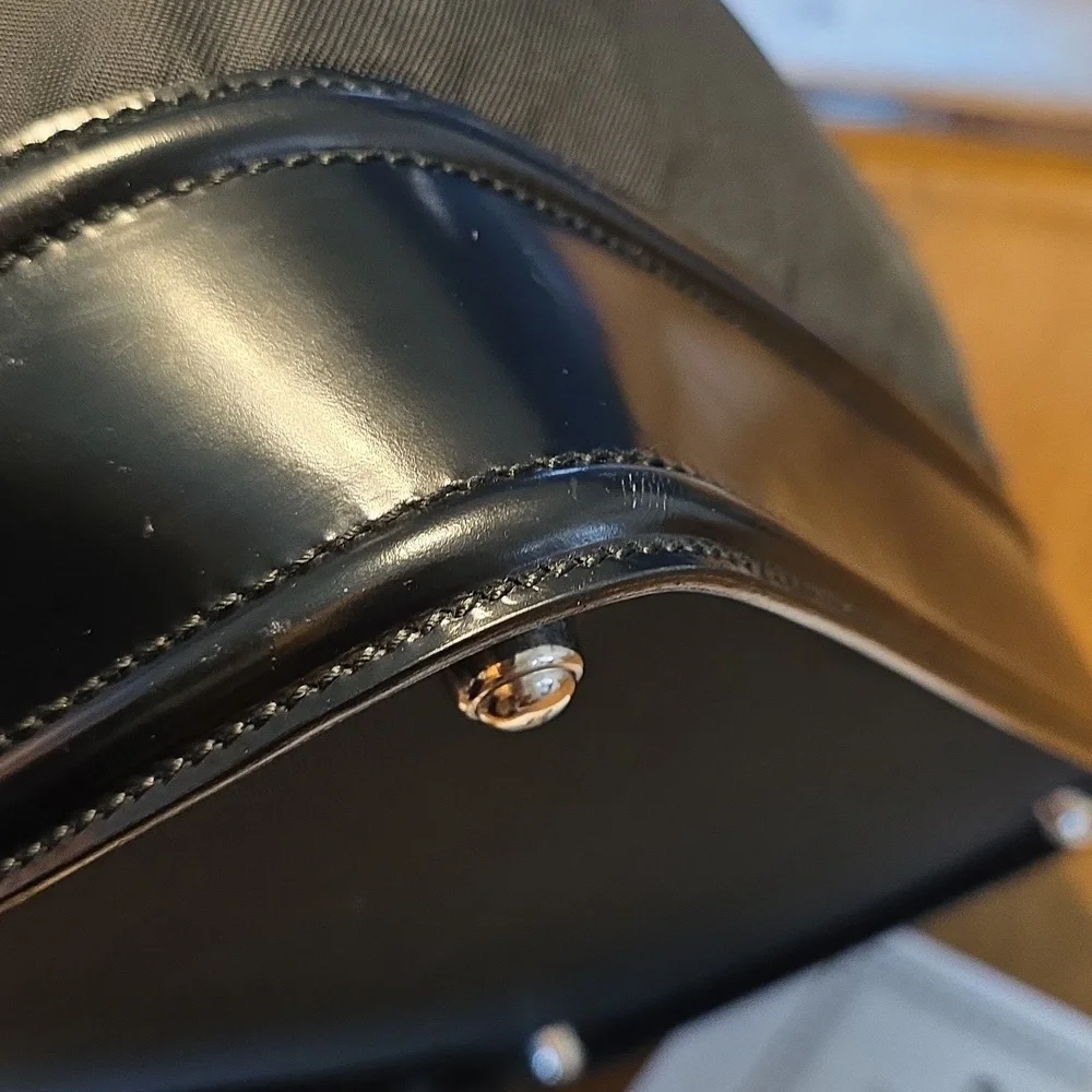 GUCCI BLACK NYLON/PATENT TRAVEL LINE BAG WITH COA - Picture 10 of 16